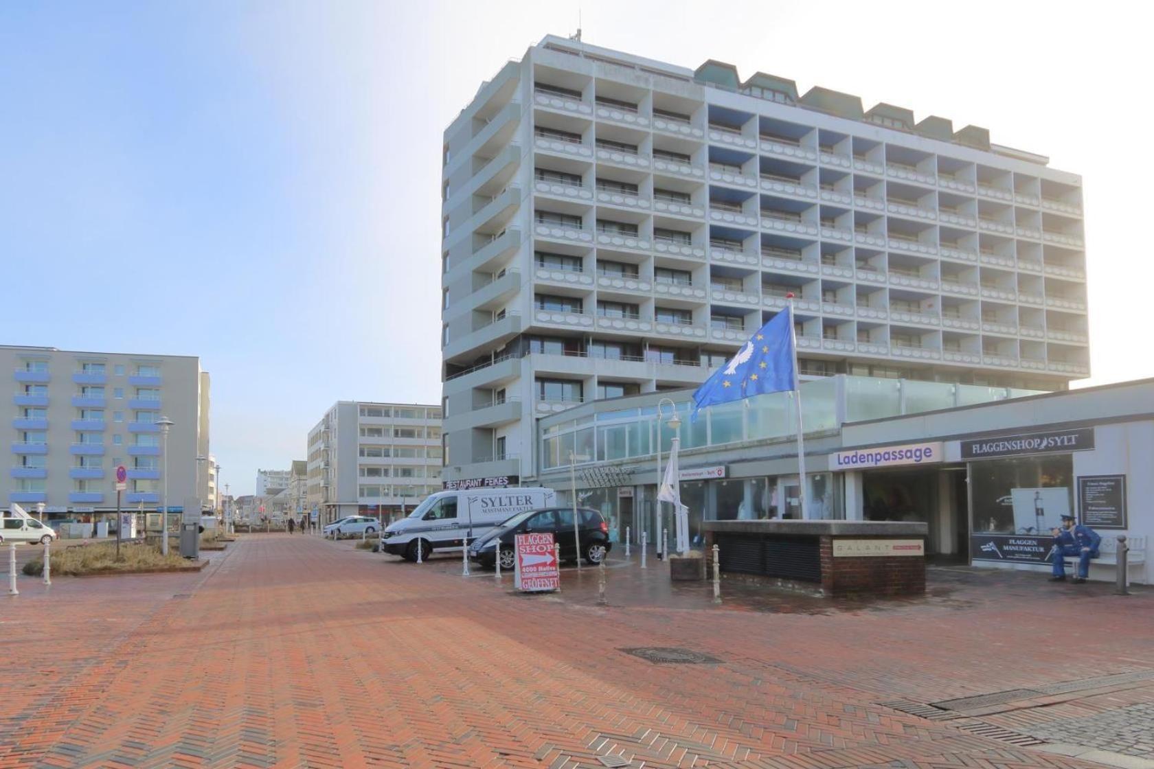 Haus-sylter-welle-10-105-wb Westerland