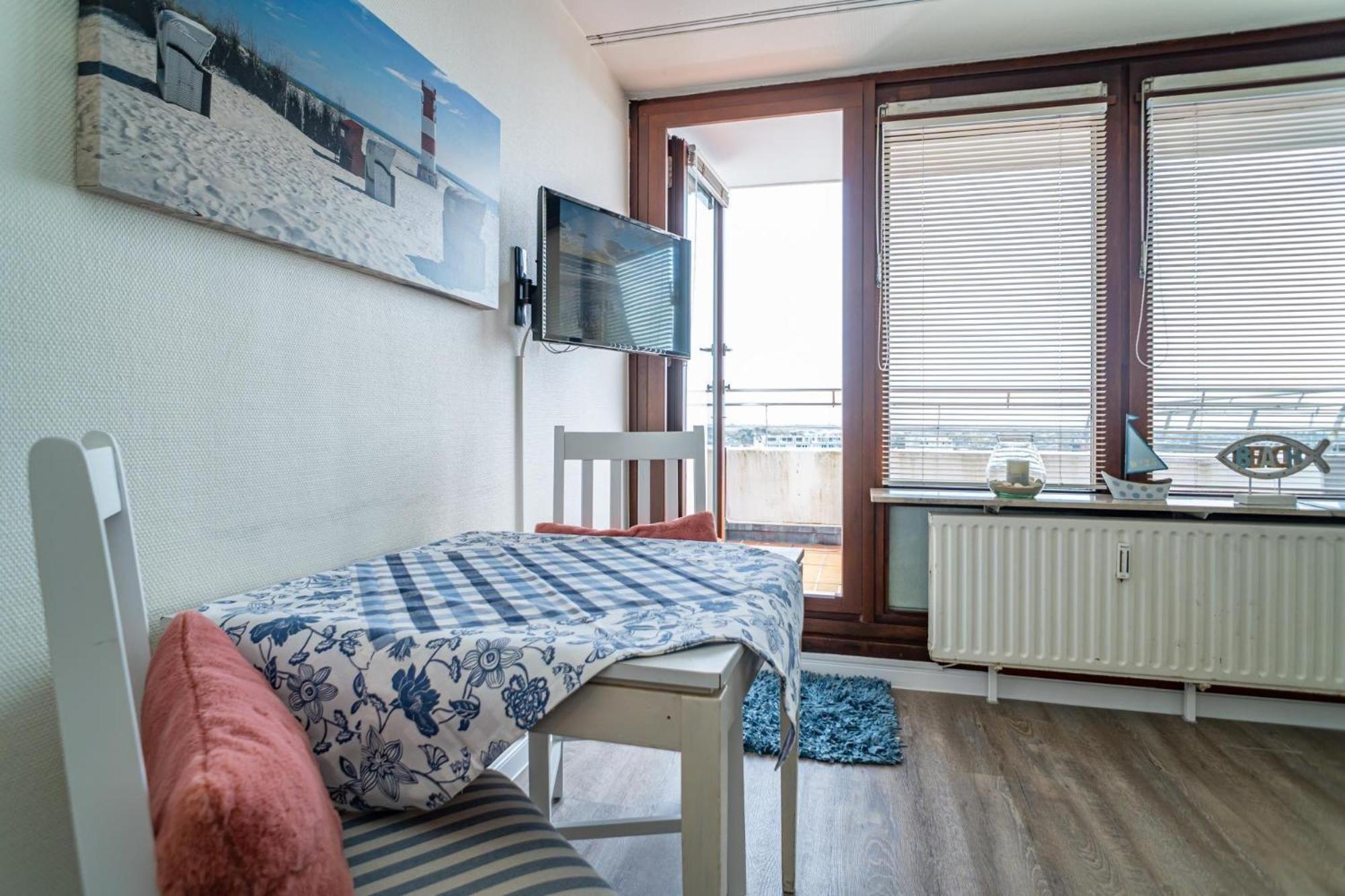 Haus-sylter-welle-10-105-wb Westerland